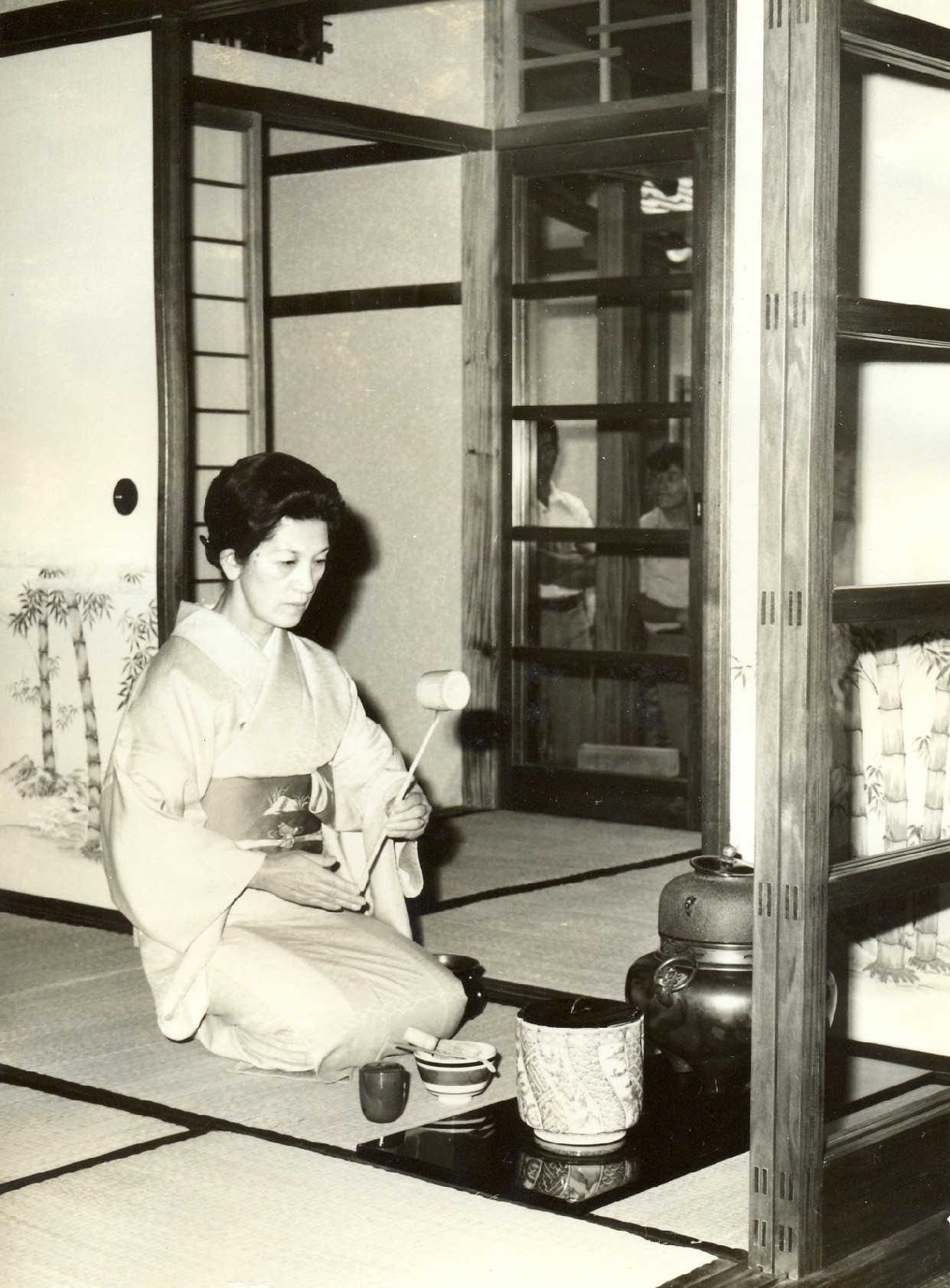 Mulher na Casa de Chá (Recanto Japonês)