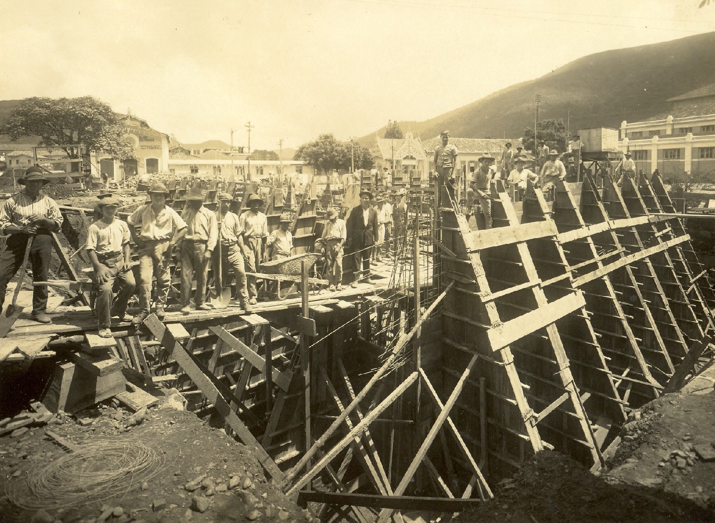 Construção das Thermas Antônio Carlos