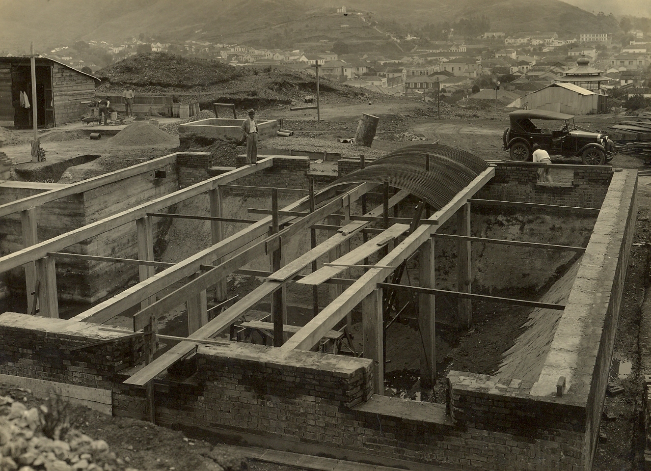 Construção do Reservatório R-2